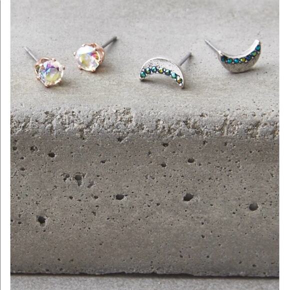 NWT American Eagle set of 6 pairs of stud earrings - Picture 2 of 5